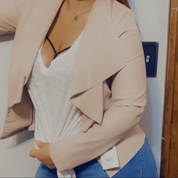 Zara’s Women’s Pale Pink Faux Leather Jacket - Picture 8 of 13